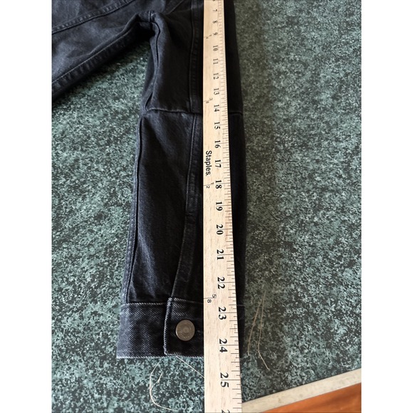 Levi's Denim Trucker Jacket Women‎ Small Black Denim Button Front Altered Design - Picture 12 of 13